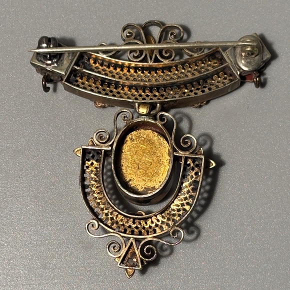 Elegant Victorian “Etruscan Revival” broach - Picture 9 of 10